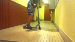 Trottinette Freestyle  Faire un 180 [upl. by Yemar41]