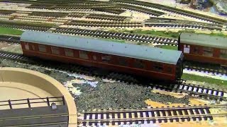 Hornby Railroad Mk1 Coach Comparison [upl. by Hplodnar161]