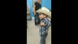 Niño bailando norteño [upl. by Irbmac]