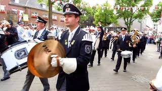 Schützenfest Dormagen 2018 Sa Abmarsch der Musikkapellen vor dem Rathaus [upl. by Aremihc]