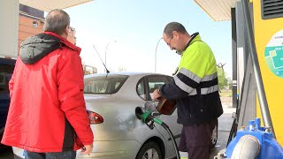 Clientes de gasolinera ven un quotabusoquot la subida de precios [upl. by Hannah]