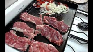 Recetas a la planchetta  Bife de chorizo con cebolla caramelizada y morrón [upl. by Hammock]