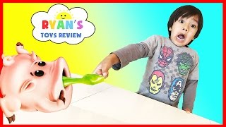 Piggin Boogers Family Fun Games for Kids Yucky Boogers Slime Egg Surprise Toys Cry Baby Sour Candy [upl. by Joiner]