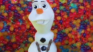 OLAF joins Elsa and Anna toddlers in ORBEEZ  Playing in Orbeez [upl. by Penland]