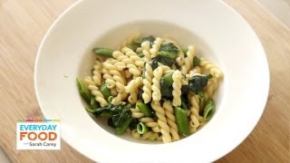 Pasta Recipe with Snap Peas Basil and Spinach  One Pot Dinner  Everyday Food with Sarah Carey [upl. by Roth]