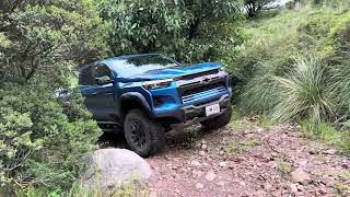 Chevrolet Colorado ZR2 2024 Te sentirás experto en offroad con una de estas [upl. by Drarej549]