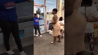 This woman was argument to the cashier inside the store ￼ [upl. by Eilis]