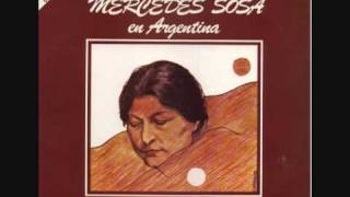 Mercedes Sosa en Argentina  Sueño con serpientes [upl. by Ydnew]