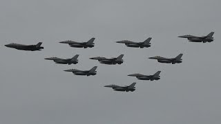 4K  Impressive Flyby F35 with F16  Spitfire Luchtmachtdagen Leeuwarden 2016 [upl. by Harbot]