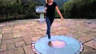 Northern Soul Girl dancing to Carrie Cleveland Love Will Set You Free [upl. by Isiah]