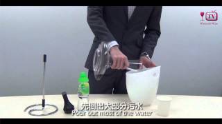 How to clean a broad based decanter properly 如何正確地清洗寬底醒酒器 [upl. by Aonian]