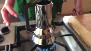 How to use the Alessi Richard Sapper espresso maker 9090 [upl. by Aziar]