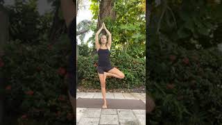 Prática de Yoga com May Beckhauser [upl. by Akenet722]