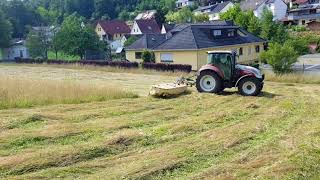 Heuernte 2018 Mähen mit Steyr Kompakt 4095 und Krone AM 243 [upl. by Nai]