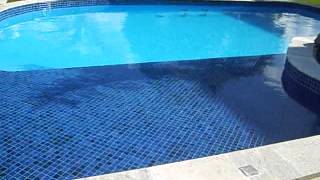 Piscina Revestida em Fibra de Vidro com detalhes na Pastilha 5x5 Spa de hidromassagem e Bar Molhado [upl. by Aicilef270]