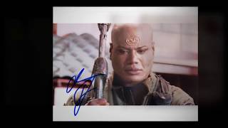 Christopher Judge signing autographs for TheAutographBankcom  Autograph preview [upl. by Slen]