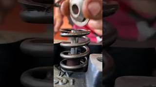 Valve spreeng Katar fitting shortfeed engine automobile mechanic technology shorts viralvideo [upl. by Duile56]