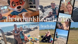 CLACTON ON SEA BEACH  Haven holidays vlog The Orchards ♡ [upl. by Nica670]