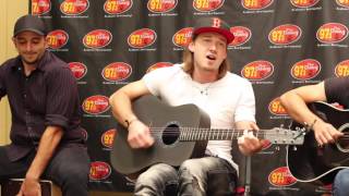 Morgan Wallen  quotWhiskey Glassesquot  Live in the Lobby [upl. by Yekcir4]