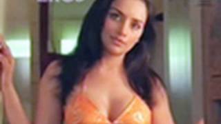 Shweta Menon at home  Naan Avan Illai 2 [upl. by Nickerson568]