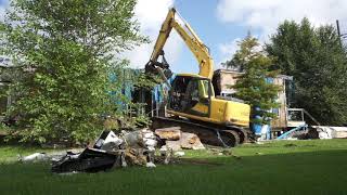 Demolishing a derelict house in Brad Pitt’s Make It Right development [upl. by Koppel542]