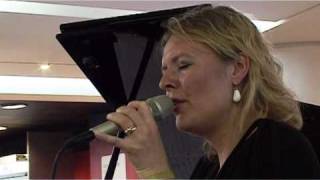 Showcase  Katrine Madsen  Wide open sky  13  Fnac ChampsElysées [upl. by Tavie]