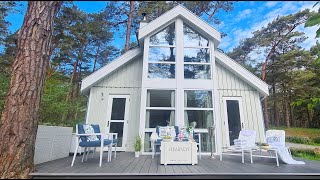 Kurzfilm Strandhaus Rügen 265 Ferienhaus mit Meerblick zur Ostsee 60 m mit Sauna Kamin amp Whirlpool [upl. by Enirehtahc]