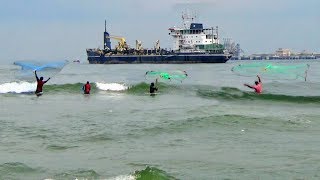 CAST NET FISHING AT SEASHORE [upl. by Dominy446]