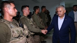 Başbakan Yıldırım Hakkari Çukurca’da 2nci Hudut Tugay Komutanlığını ziyaret etti [upl. by Niowtna]