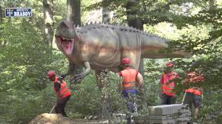 Primii dinozauri au ajuns in parcul tematic de linga Cetatea Rasnov [upl. by Prendergast709]