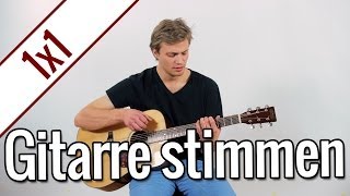 Gitarre stimmen ohne Stimmgerät  Gitarren 1x1 [upl. by Anerda750]