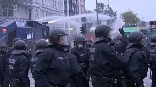 1 Mai Demo Krawalle amp Wasserwerfereinsatz in Hamburg [upl. by Thorsten]