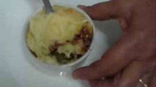 Escondidinho de mandioca com carne seca [upl. by Carmena]