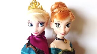 Disney Store Frozen Deluxe Fashion Doll Set 2013 review [upl. by Nomad]