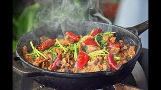 Cumin Lamb Stirfry Northern Chinesestyle on a Hot Plate 孜然羊肉炒烤肉 [upl. by Ttimme782]