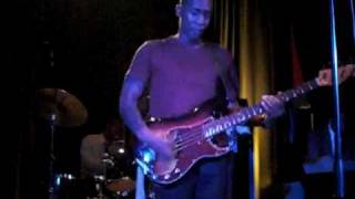 Raphael Saadiq Live quotSkyy Can You Feel Mequot Berlin 12102009 [upl. by Sirovat]