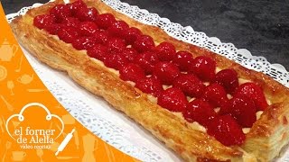 Tarta de Hojaldre con Fresas y Crema Pastelera [upl. by Walther771]