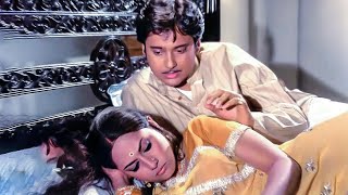 Jaya Bhaduris Popular Romantic Scene  Innocent Jaya Bhaduri  Swarup Dutta  Uphaar Movie 1971 [upl. by Yalonda938]