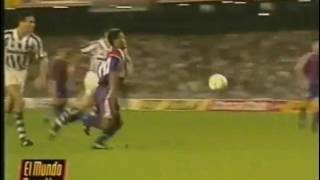 Romário  estreia pelo Barcelona em jogo oficial  Barcelona 3x0 Real Sociedad  1993 [upl. by Senaj]