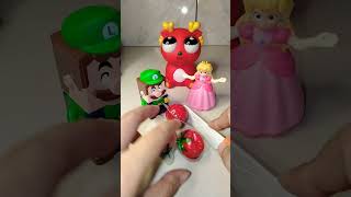 Luigi and Princess Peach Cutting Strawberry 🍓 shortsfeed princesspeach luigi funny shortsviral [upl. by Menell]