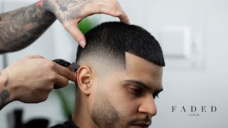 HOW TO DO A FADE BEGINNER BARBER TUTORIAL [upl. by Boleslaw147]