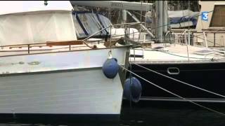 A La Rochelle les bateaux ventouses seront vendus aux enchères [upl. by Moss]