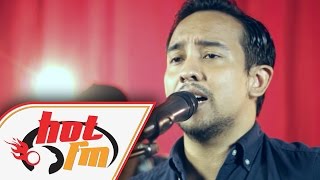 TENGKU ADIL  MASIH BERDIRI LIVE  Akustik Hot  HotTV [upl. by Ahsrat]