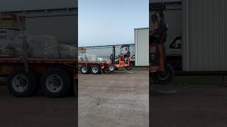 Driving MOFFETT FORKLIFT work hardwork texas [upl. by Oidgime]