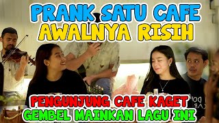 PRANK SATU CAFE  AWALNYA RISIH PENGUNJUNG CAFE KAGET MAINKAN LAGU INI [upl. by Janna7]