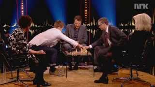 Magnus Carlsen derrota a Bill Gates en 9 segundos [upl. by Aynosal]