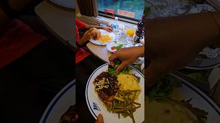 ട്രെയിനിൽ Free ആയി കിട്ടിയ ഡിന്നർ Todays Free Dinner From Amtrak train  amtrak dinner train [upl. by Enaerb]