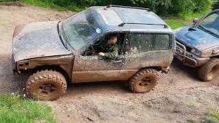 Nissan Terrano vs Nissan Terrano без тормозов ohne Bremse Mammutpark Offroad [upl. by Dlnaod]