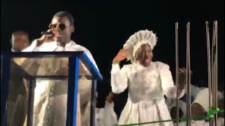 MAMA ESTHER AJAYI CATCHING GROOVE AS PROPHET KASALI EULOGIZED HER WHILE MINISTERING CampS [upl. by Aonehc800]