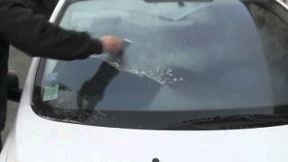 🥶 Comment éviter de gratter le givre sur sa voiture [upl. by Cathryn]